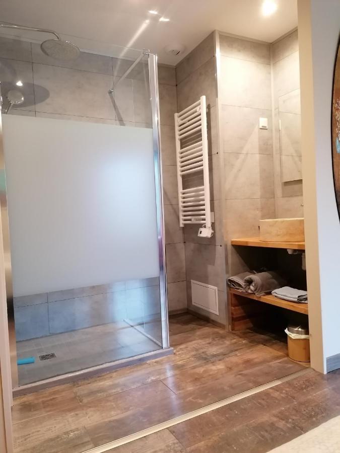 Bed and Breakfast La Resiniere Salles  Exterior foto