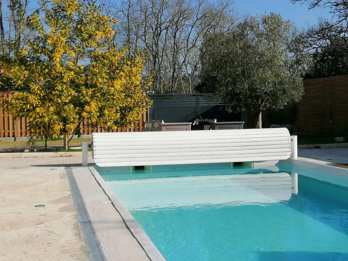 Bed and Breakfast La Resiniere Salles  Exterior foto